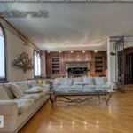 Rent 6 bedroom apartment of 250 m² in Bologna