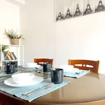 Rent a room of 90 m² in Valencia