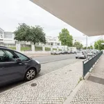 Rent 3 bedroom apartment of 125 m² in Lisbon