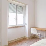 Rent 4 bedroom apartment in Lisbon