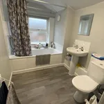 Rent 4 bedroom flat in East Midlands