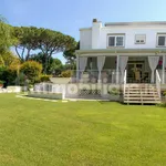 Rent 5 bedroom house of 380 m² in Rome