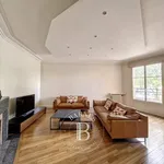 Rent 6 bedroom apartment of 169 m² in Paris