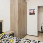 Rent 4 bedroom apartment in Barcelona