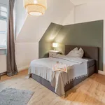 Rent a room of 108 m² in Munich