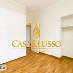 Rent 4 bedroom apartment of 105 m² in Milan