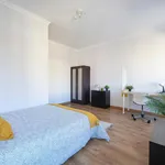 Rent 6 bedroom apartment in Lisbon