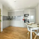 Rent 2 bedroom apartment of 77 m² in London