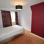 Rent 2 bedroom flat in Salford