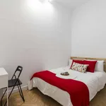 Rent a room of 200 m² in madrid