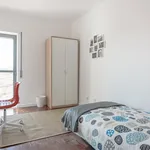 Rent 3 bedroom apartment in Lisbon