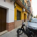 Rent 3 bedroom apartment in Seville