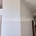 Affitto 3 camera appartamento di 64 m² in Naples