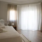 Rent 5 bedroom apartment in Lisbon