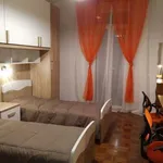 Rent a room in genoa