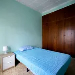 Rent a room of 81 m² in valencia