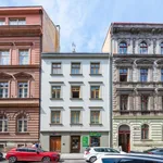 Pronajměte si 2 ložnic/e byt o rozloze 77 m² v Prague