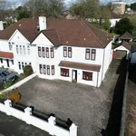 Rent 6 bedroom house in Wales