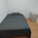 Rent 5 bedroom apartment in Barcelona