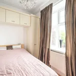 Flat to rent in Belsize Grove, Belsize Park, London NW3