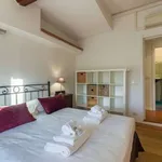 Rent 2 bedroom apartment of 92 m² in florence