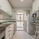 Rent a room of 95 m² in valencia