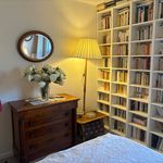 Rent 2 bedroom apartment of 670 m² in Paris