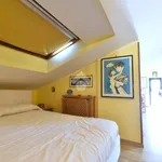 Rent 3 bedroom apartment of 150 m² in Rome