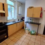 Rent 5 bedroom flat in Wales