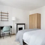 Rent 4 bedroom apartment of 87 m² in Paris