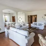 Rent 5 bedroom house of 300 m² in Caranna