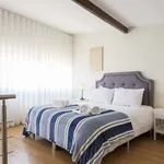 Rent 4 bedroom apartment of 80 m² in Lisboa