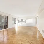 Rent 5 bedroom apartment of 110 m² in Paris