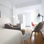 Rent 4 bedroom apartment in Barcelona