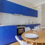 Rent 2 bedroom apartment of 770 m² in Paris