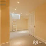 Rent 2 bedroom flat in Edinburgh