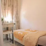 Rent 4 bedroom apartment in Madrid