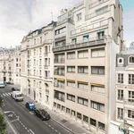 Appartement de 559 m² avec 2 chambre(s) en location à Paris