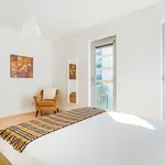 Rent 3 bedroom apartment of 140 m² in Oeiras