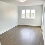 Maison de 559 m² avec 3 chambre(s) en location à Barrie (Painswick South)