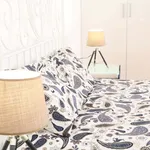 Rent 4 bedroom apartment of 45 m² in Lisboa