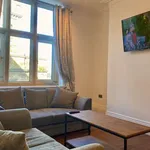 Rent 3 bedroom flat in Yorkshire And The Humber