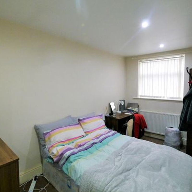 Flat to rent in Devon Road, Leeds LS2 Bagby Fields