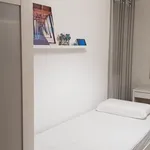 Rent 4 bedroom apartment in Valencia