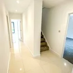 Rent 5 bedroom house in Surrey Heath