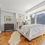 Rent 1 bedroom apartment of 46 m² in New York