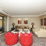 Rent 3 bedroom apartment of 263 m² in Marbella