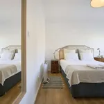 Rent 1 bedroom apartment of 50 m² in lisbon