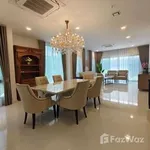 Rent 4 bedroom house of 320 m² in Bangkok