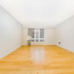 Rent 1 bedroom apartment of 85 m² in Oakland